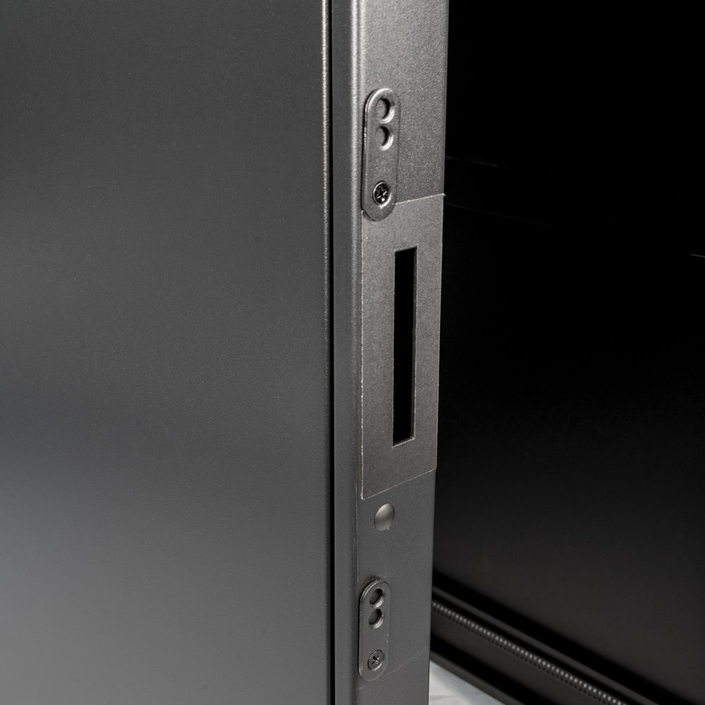 SolidRack R3104 Rack 24U Enclosure With Side Panels