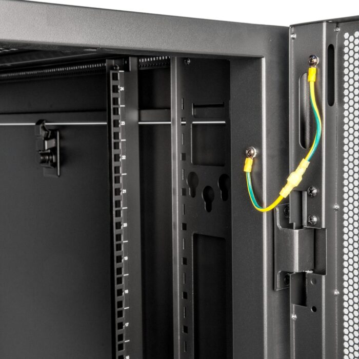 SolidRack R3104 Rack 24U Enclosure With Side Panels
