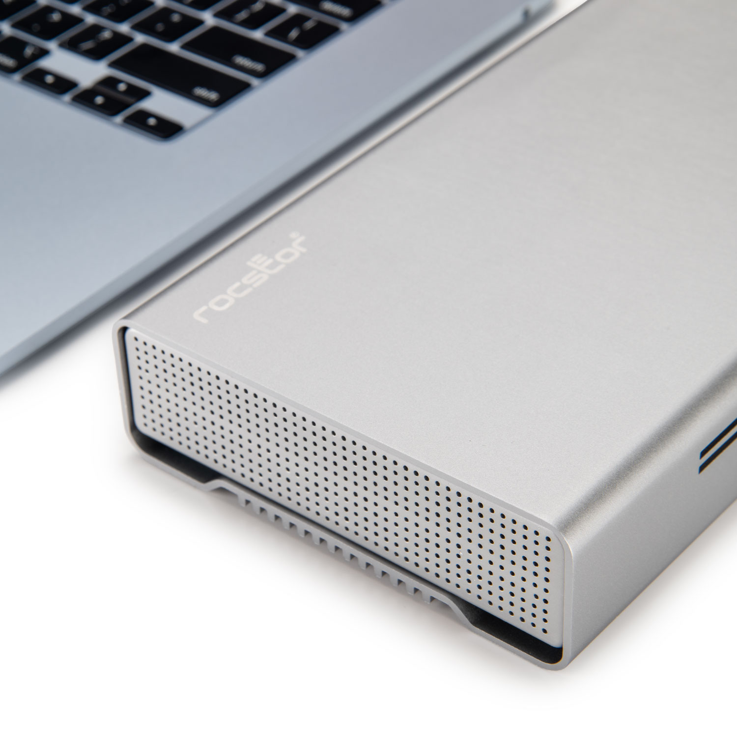 D90 USB-C Desktop Storage 12