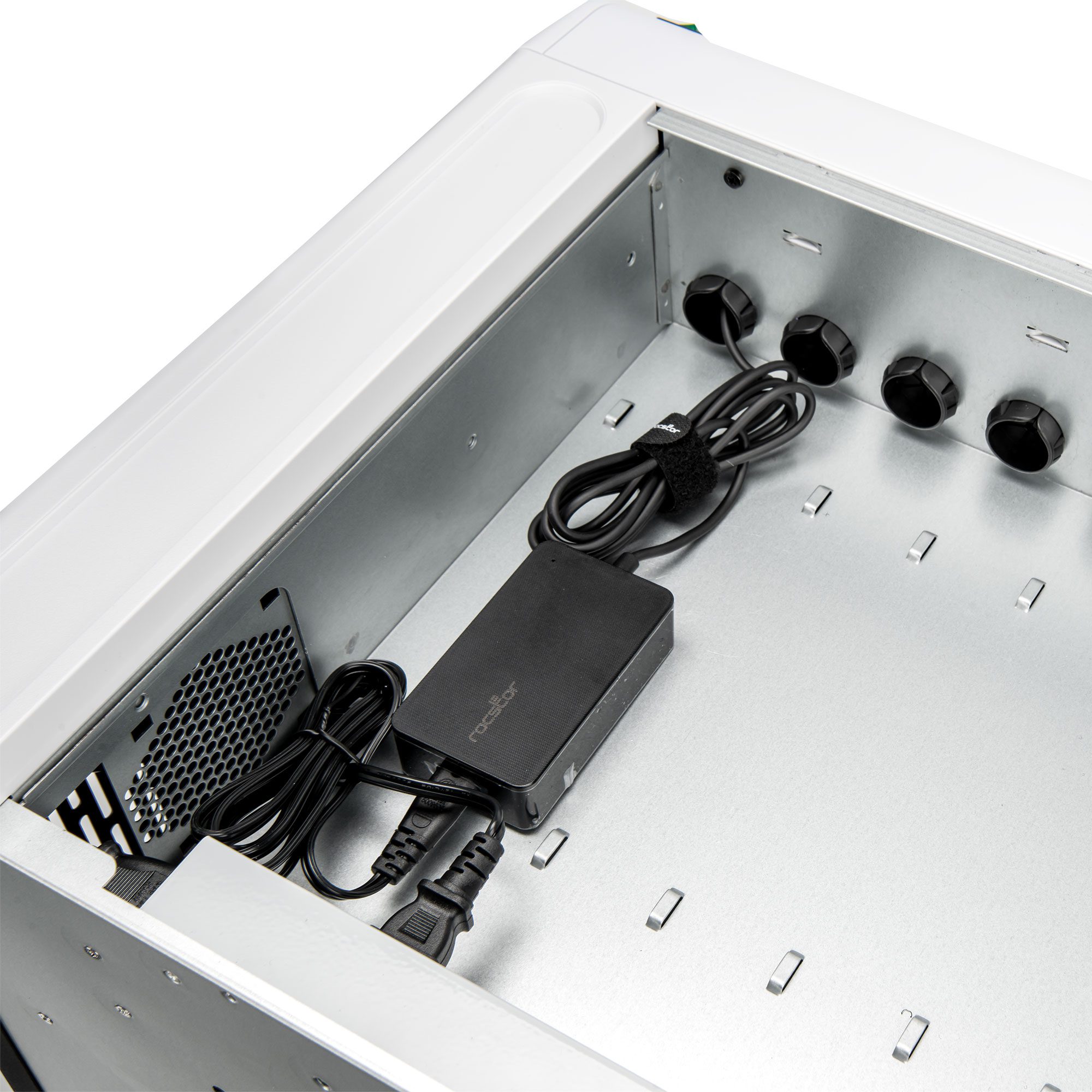 Rocstor-Volt-C14-Charging-Station17.jpg