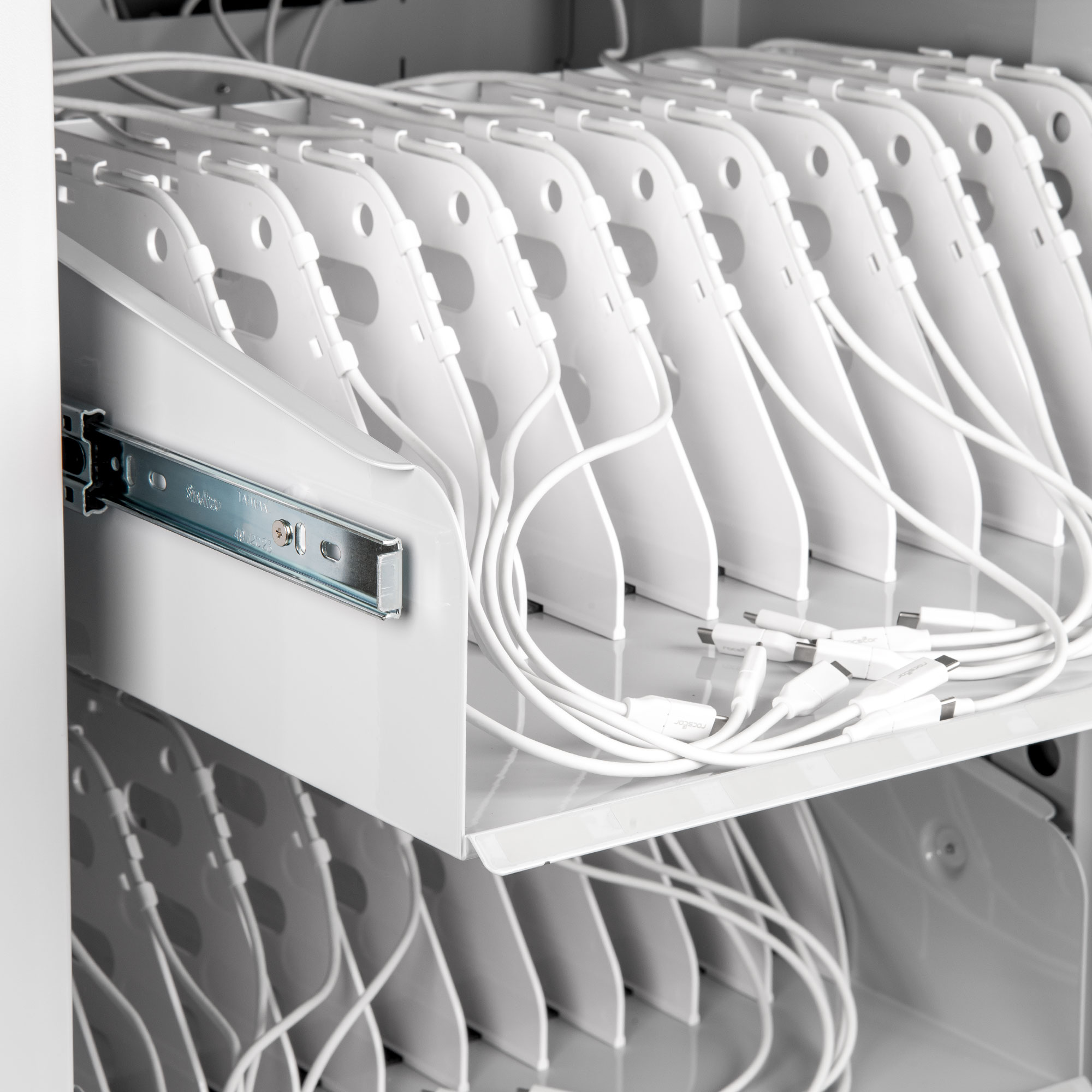 Volt-C32-VT0019-S117.jpg
