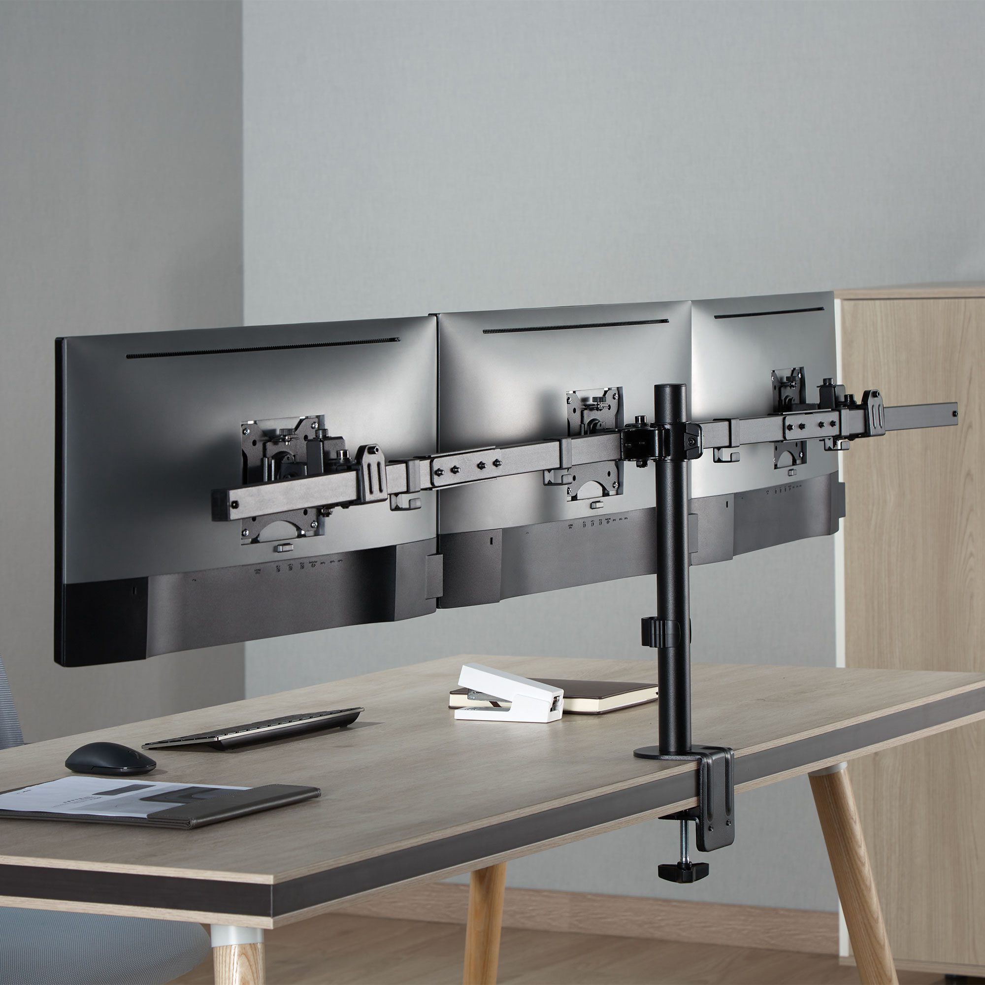 Y10N006-B1-ErgoReach-EP4-Premium-Triple-Screen-Monitor-Pole-Mount-C-Clamp-Grommet9.jpg