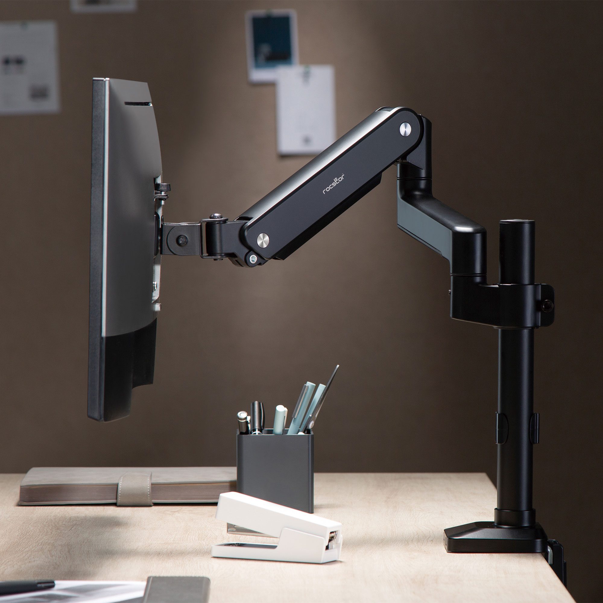 Y10N011-B1-ErgoReach-EP8-Premium-Single-Ergonomic-Monitor-Pole-Mount-Arm12.jpg