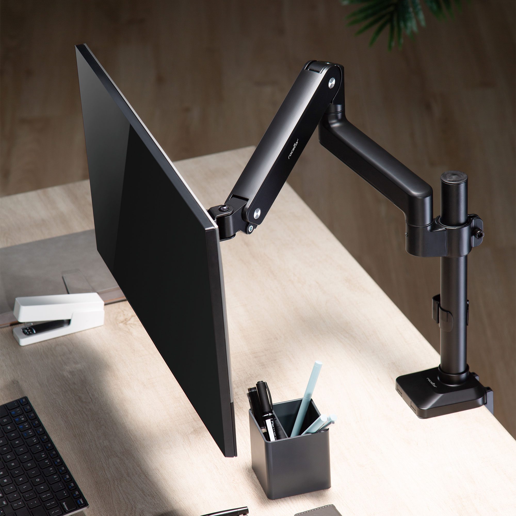 Y10N011-B1-ErgoReach-EP8-Premium-Single-Ergonomic-Monitor-Pole-Mount-Arm13.jpg