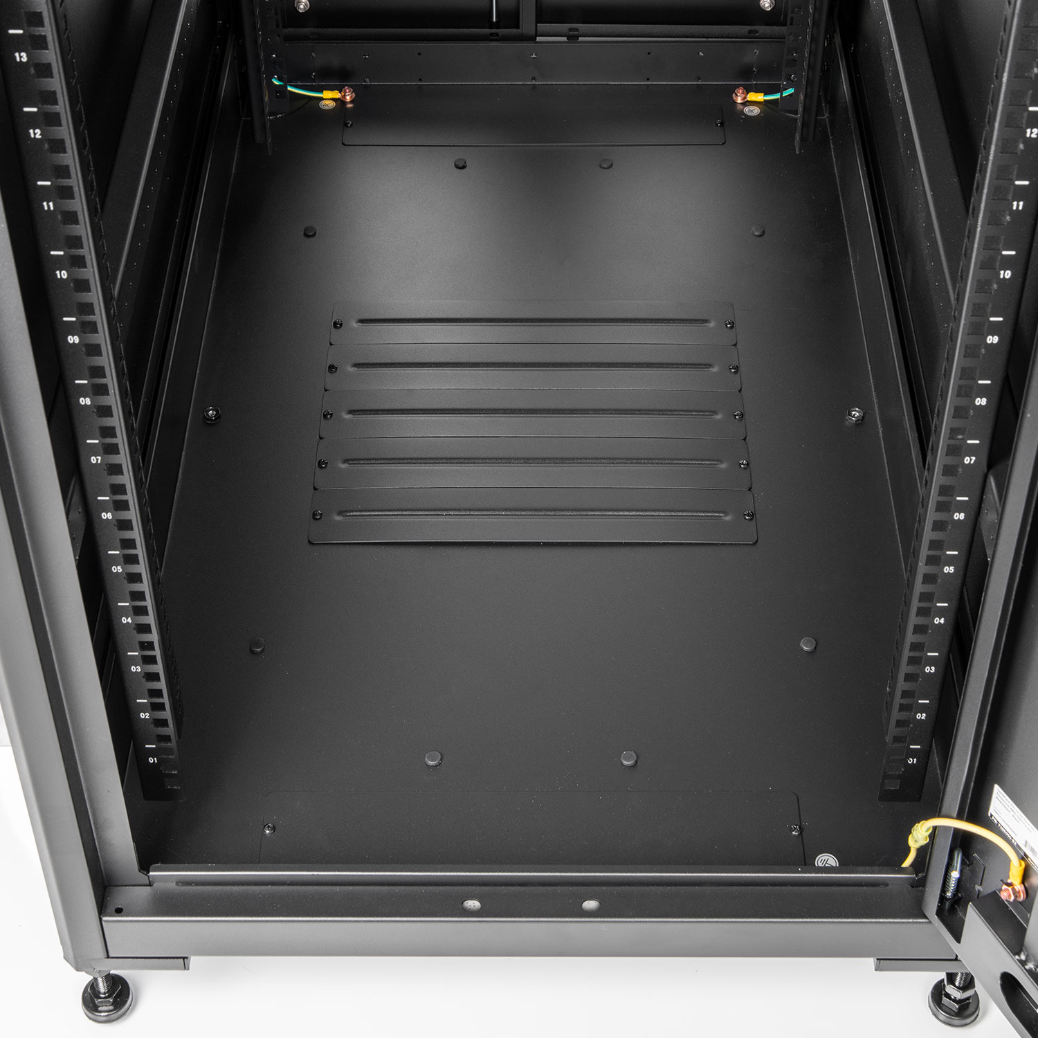 Y10E095-B3 32U Rack 14