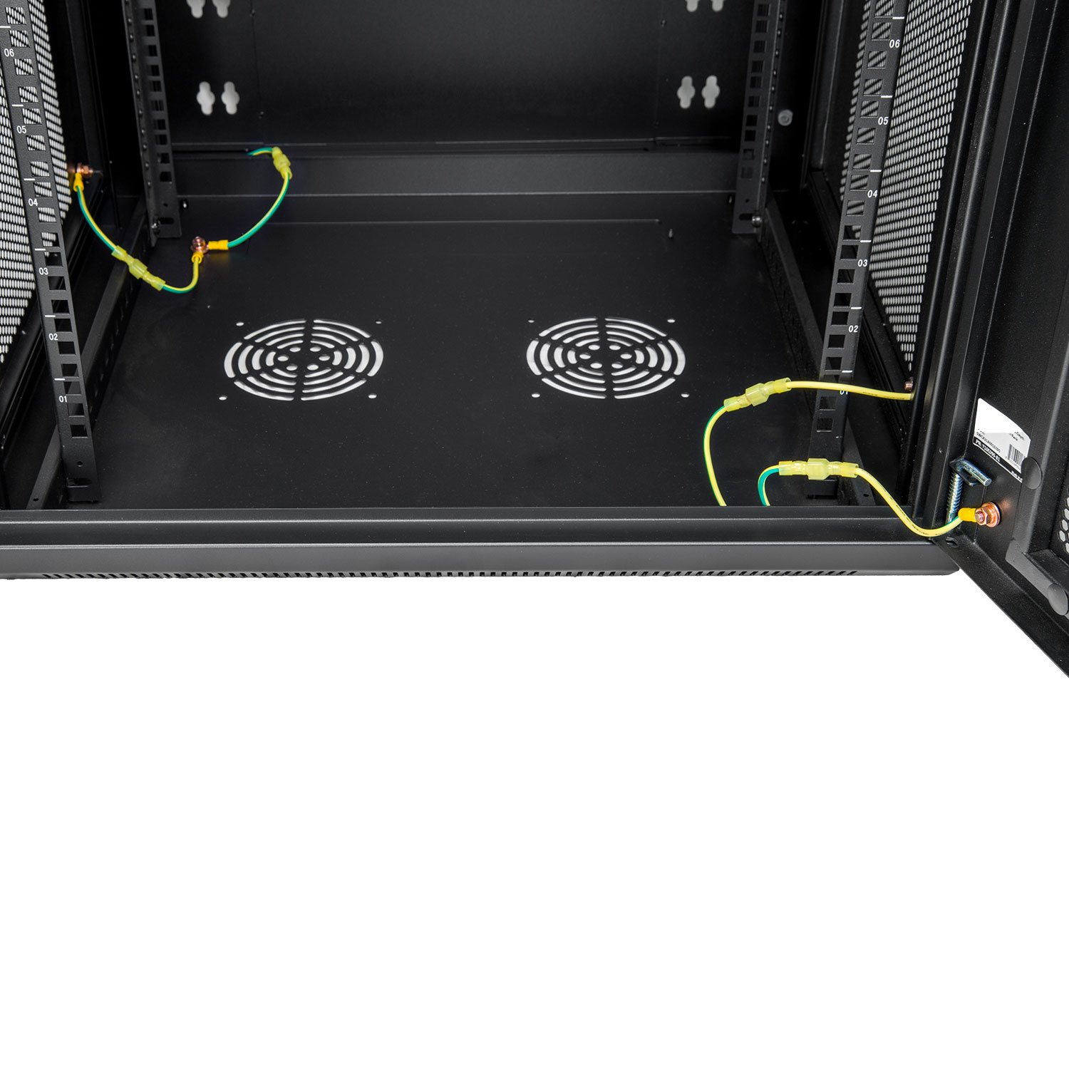 Y10E092-B1 15U Wall Rack13